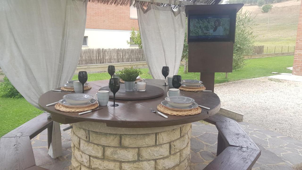 Raffinata casa con wifi e giardino immersa nel verde VAL D'ORCIA DELUXE Montalcino Esterno foto